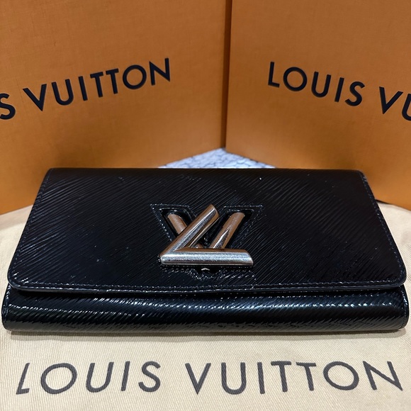 SOLD‼️Louis Vuitton Twist Wallet - Picture 2 of 3